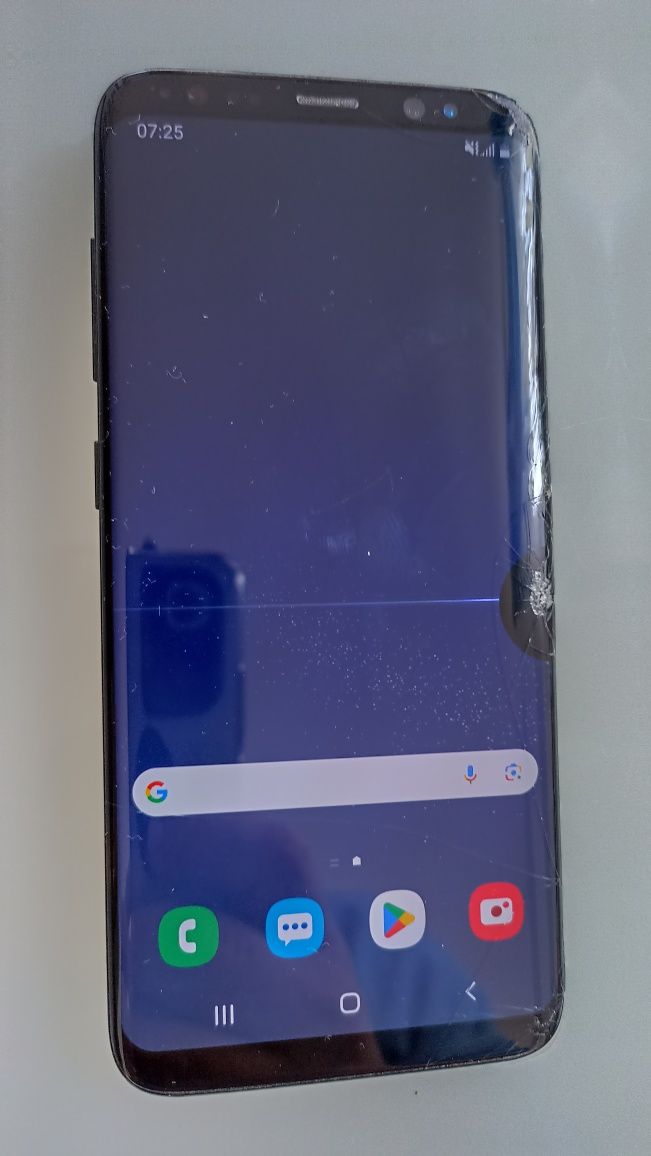Samsung Galaxy S8 uszkodzony wyświetlacz