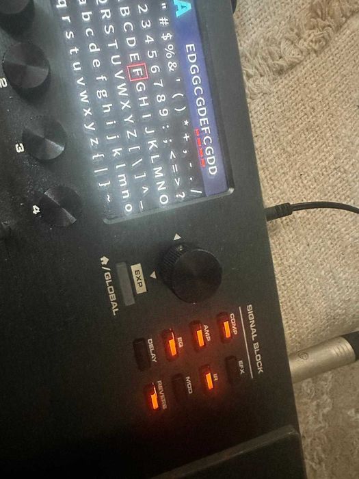Pedaleira Guitarra / Baixo Nux MG 30