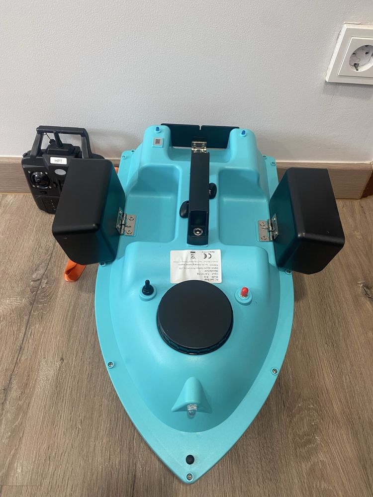 Barco com GPS para transporte de engodo/anzol bateria até 4h e 500 alc
