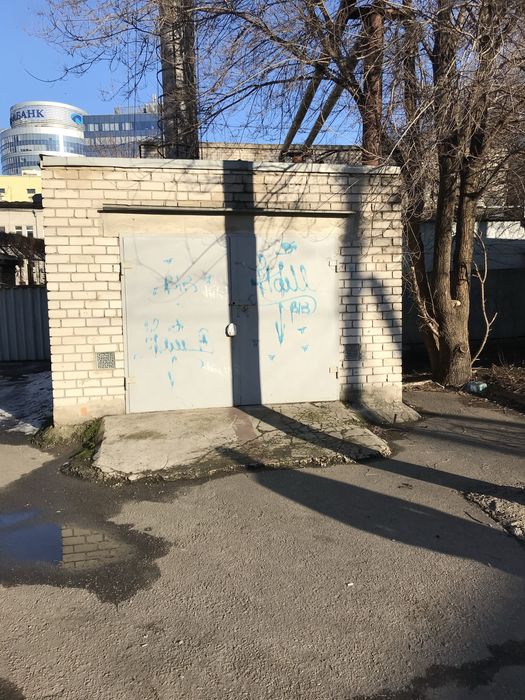 Сдам гараж в самом центре города, район  пассажа