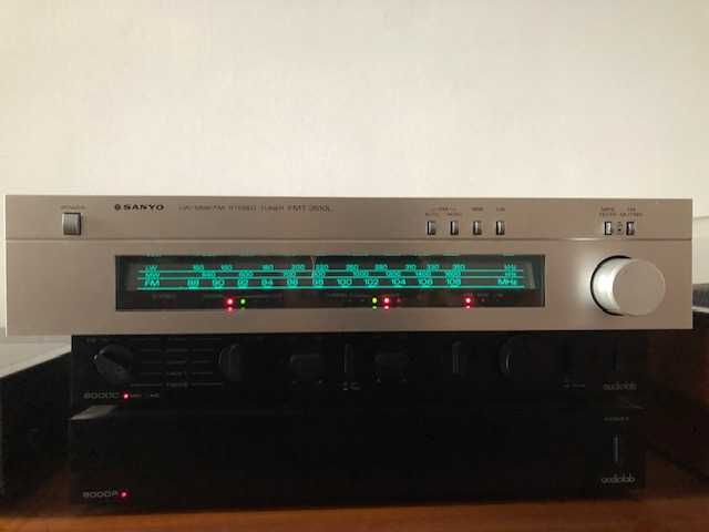 SE INTERESSADO/A Faça uma Proposta  SANYO FMT 3510L TUNER (Rádio)