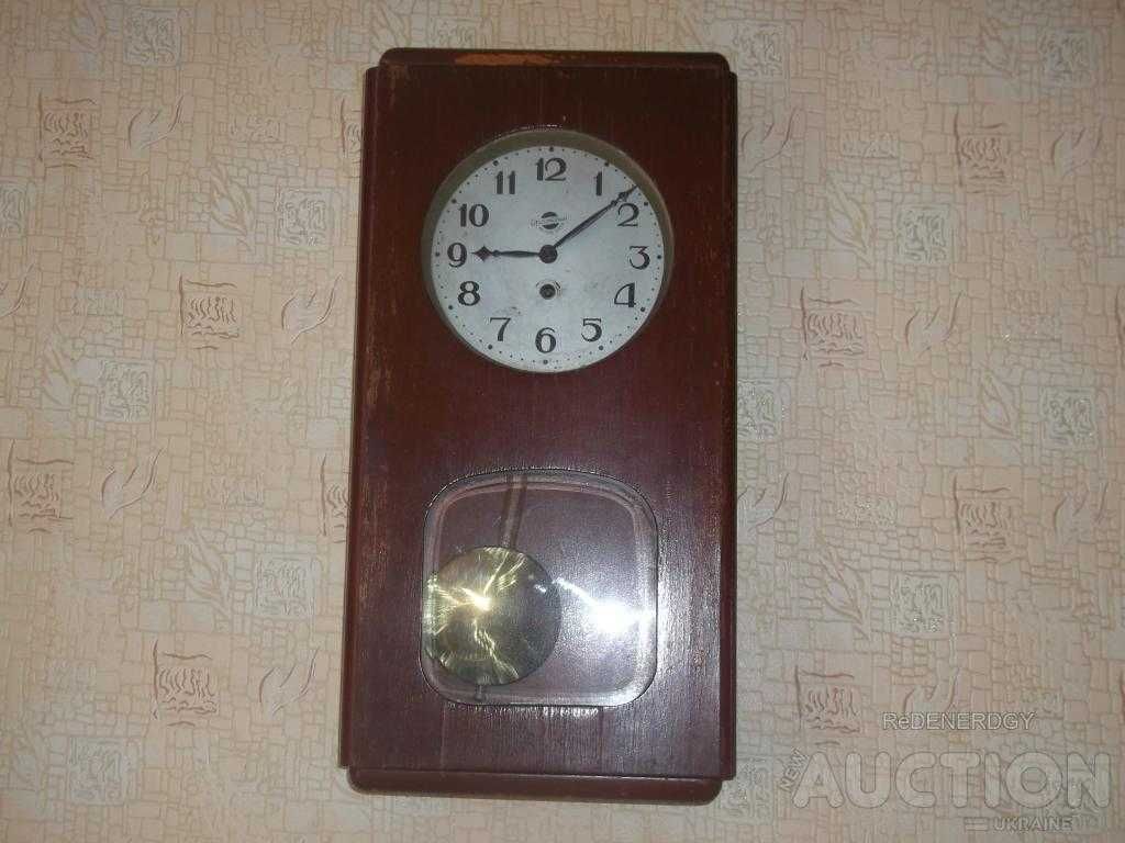 Часы настенные (ОЧЗ) СССР. Часы в исправном, рабочем состоянии + ключ
