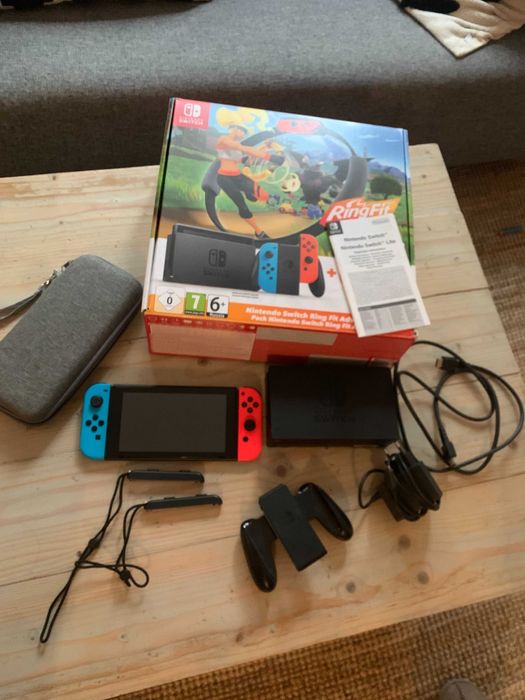 Nintendo Switch stan idealny , etui
