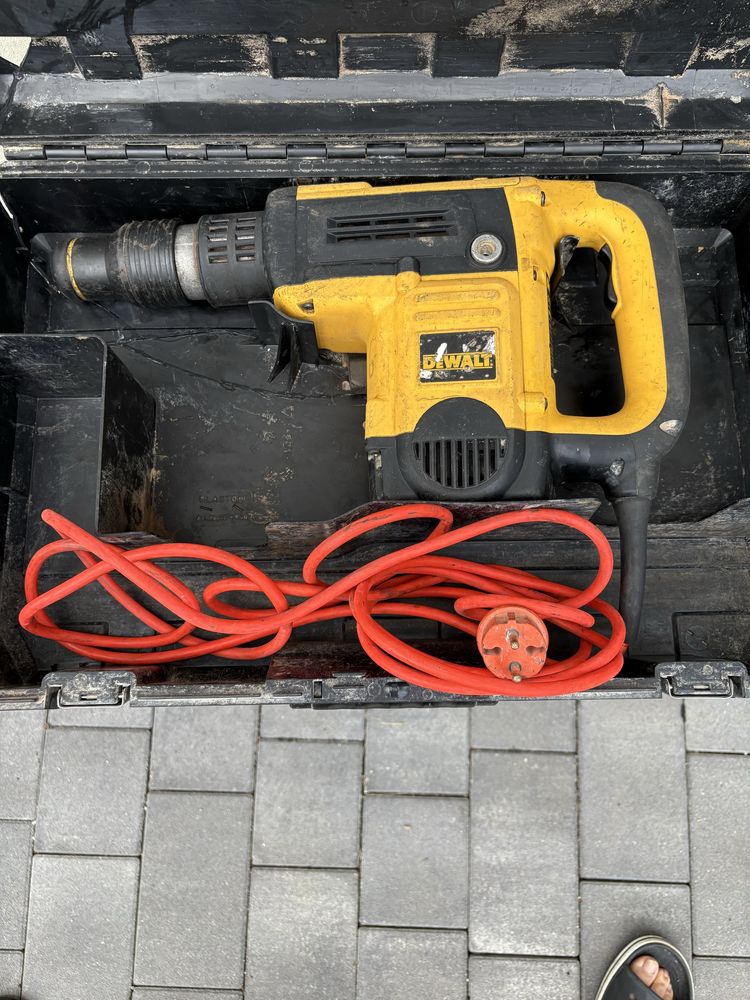 DEWALT D25820 młot dłutujący