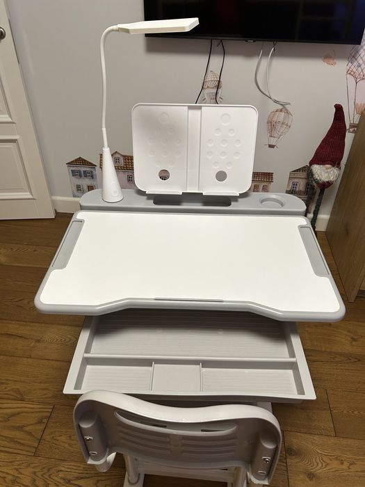 Продається   дитяча парта і стілець  Evo Kids