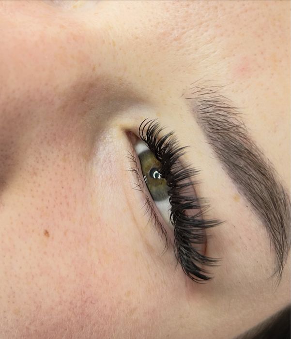 Нарощування вій