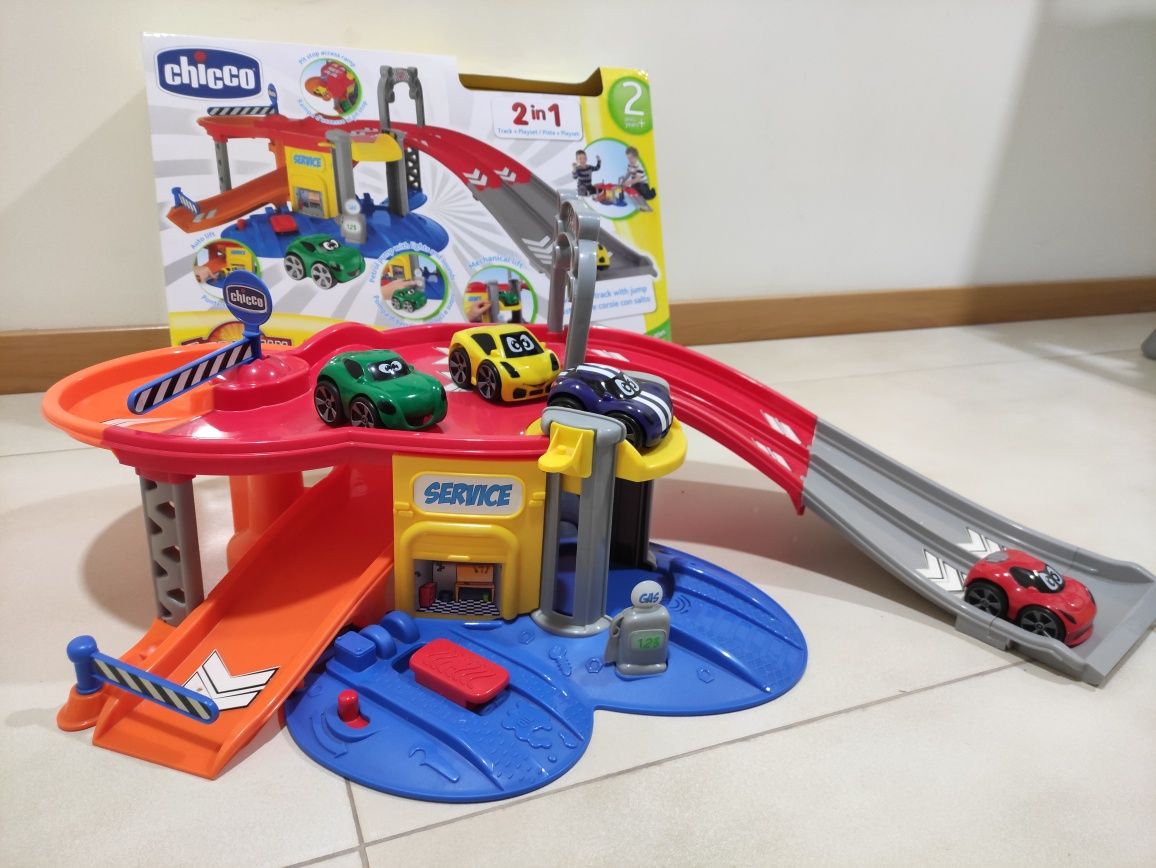 Pista Chicco com 4 carros