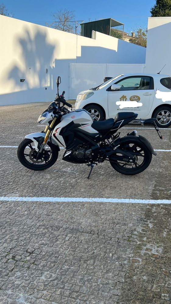 Mota 125 keeway praticamente nova