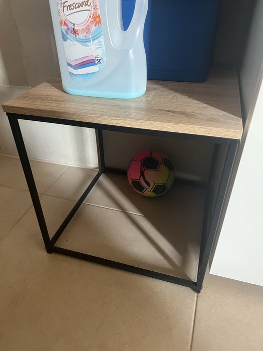 Vendo duas mesas de apoio