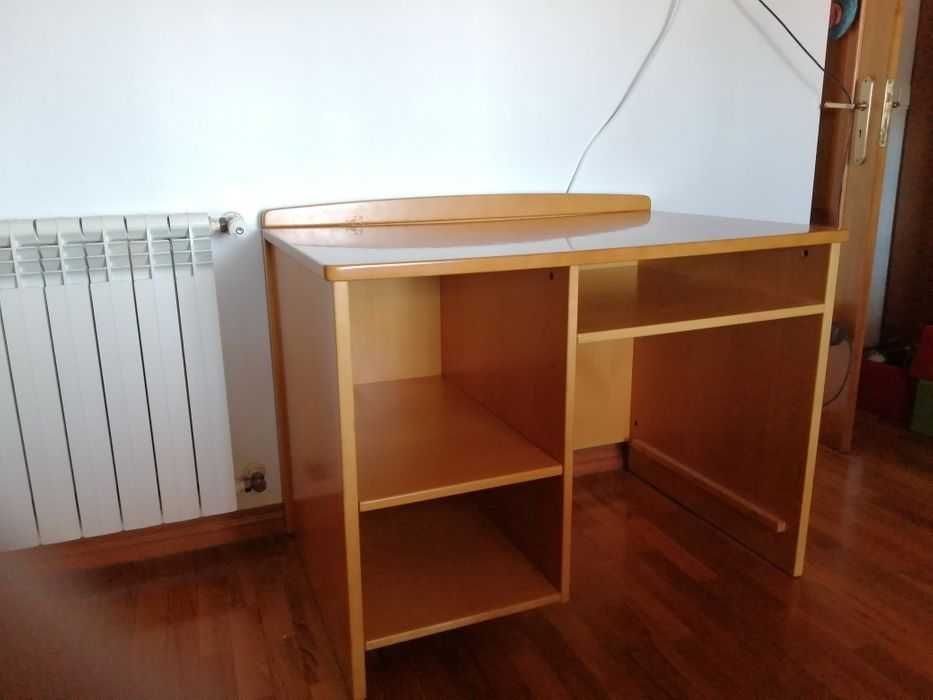 Vendo Cama Evolutiva em excelente estado