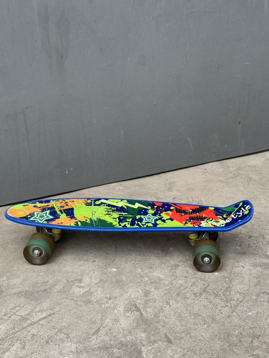 Продам дитячий скейтборд (пенніборд)