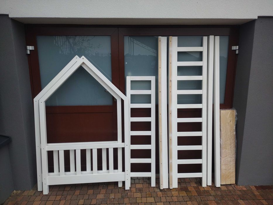 Solidne białe drewniane łóżeczko domek, łózko materac 180x90
