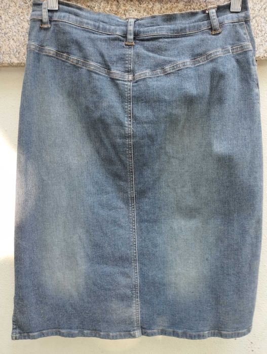 Saias de ganga de marca Levi's e Stradivarius