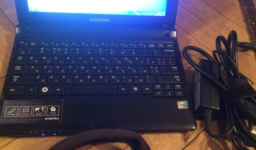 Ноутбук Samsung NP N148 Plus+сумка