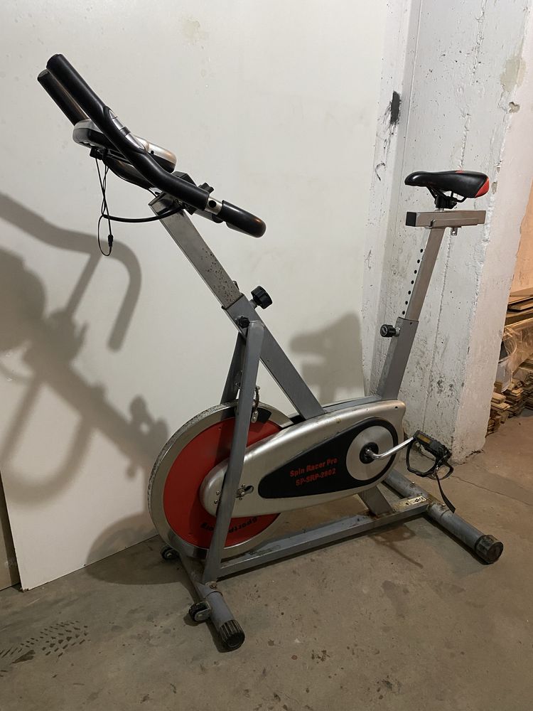 Rower stacjonarny spinningowy