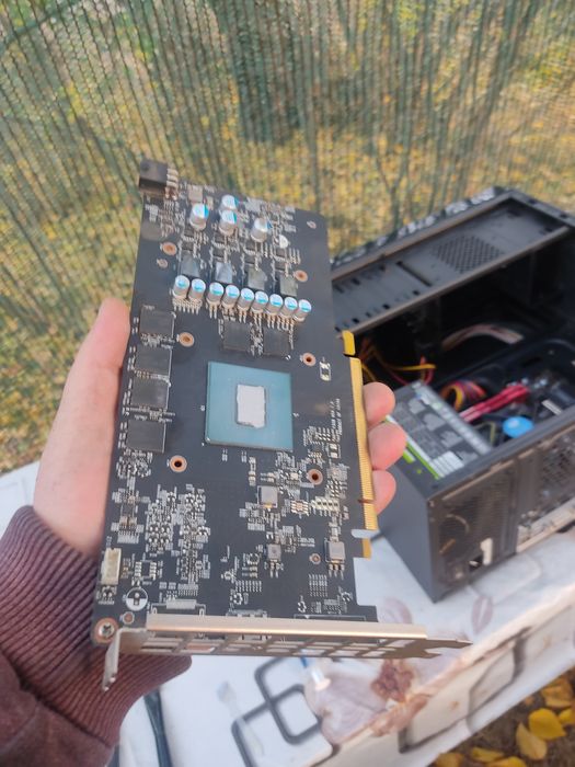 Топовый ПК i3 8100 gtx 1070 8gb ssd 256 16gb ddr4 тихий и холодный