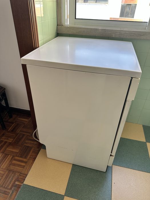 Vendo lava louças usada