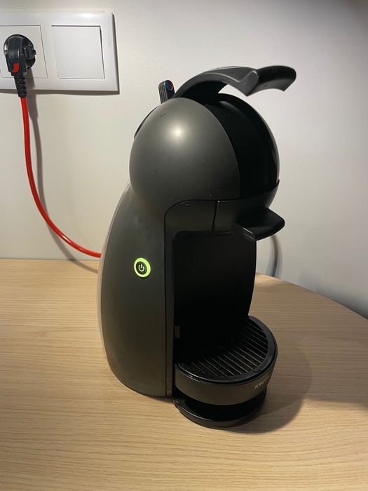 Cafeteria - Máquina de Café Dolce Gusto + Porta Capsulas Dolce Gusto