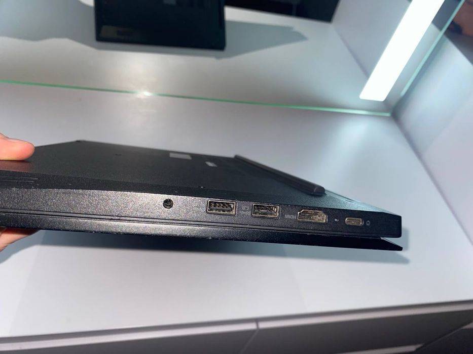 Lenovo ThinkPad Intel I7 980 gb ssd + hdd