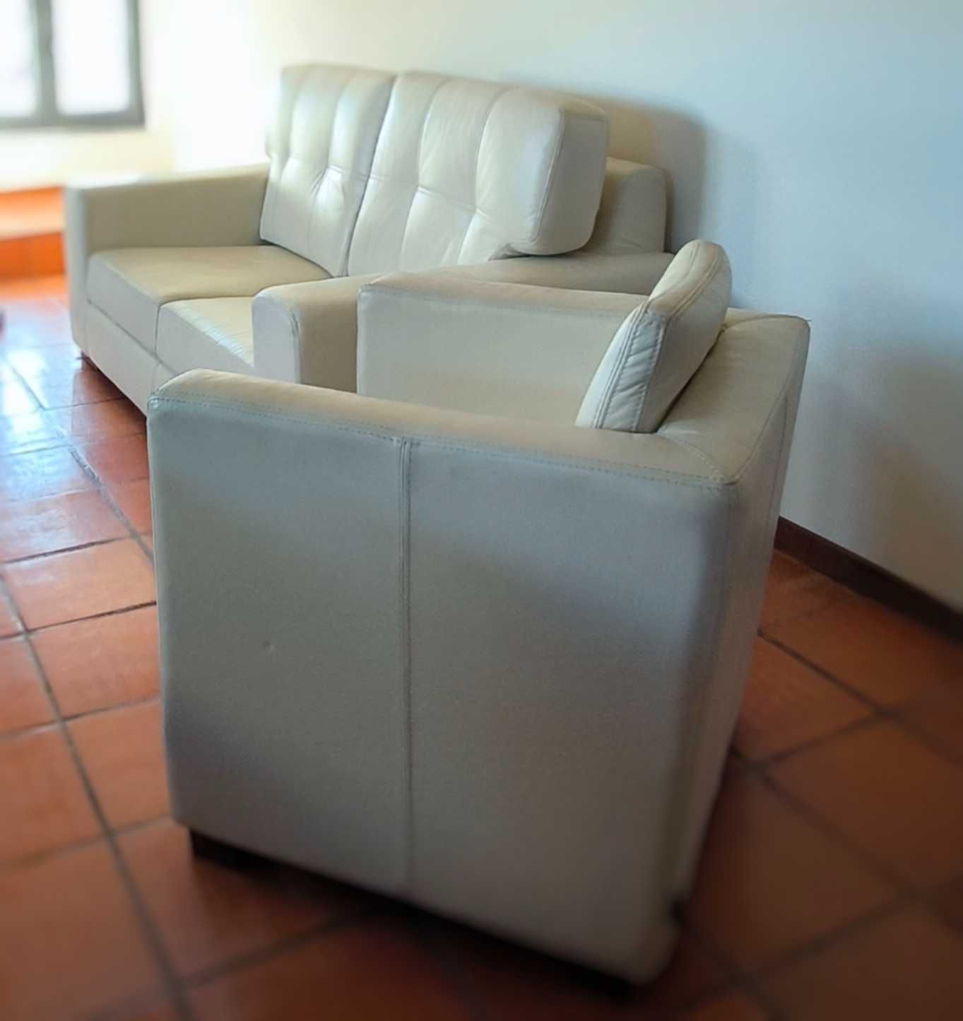 Sofá 3 Lugares + Poltrona Napa Branca ‑ Excelente Estado ‑ Vila Real