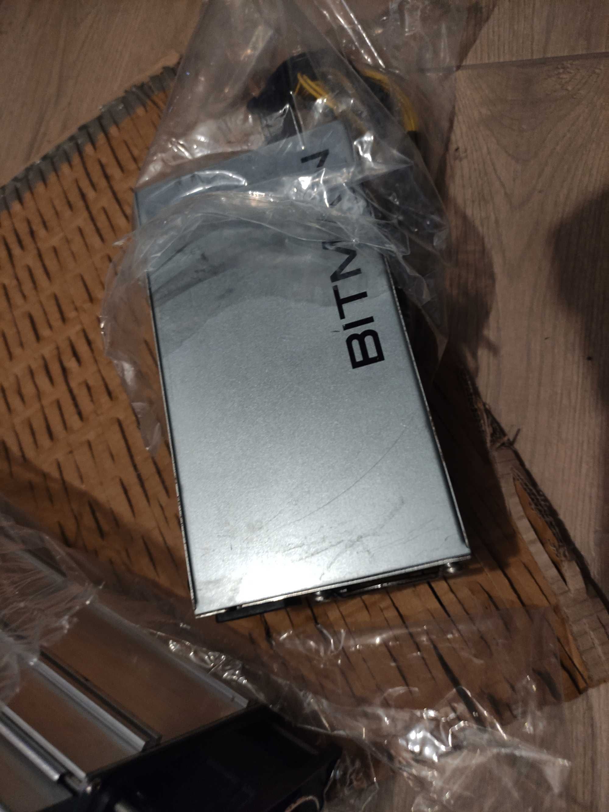 Koparka Kryptowalut Bitmain Antminer S9 14TH/s SHA-256 PSU 1600W