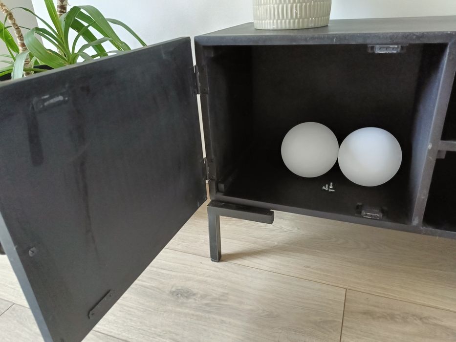 Zgrabna komoda szafka RTV drewniana odrestaurowana unikat