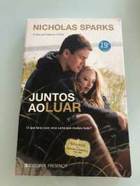 Livro de Nicholas Sparks Juntos ao luar