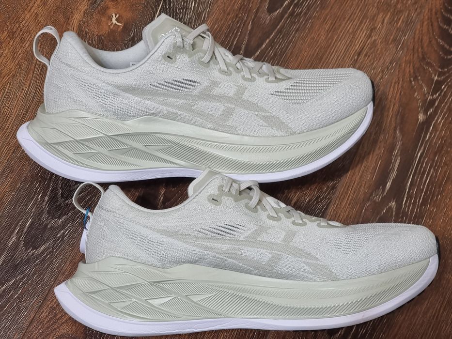 Оригінал 100% Чоловічі кросівки Asics Superblast 2   EUR 44.5