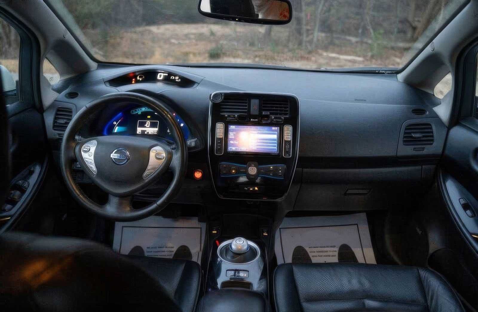 2015 Nissan LEAF SL