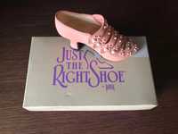 But figurka Just the Rightshoe