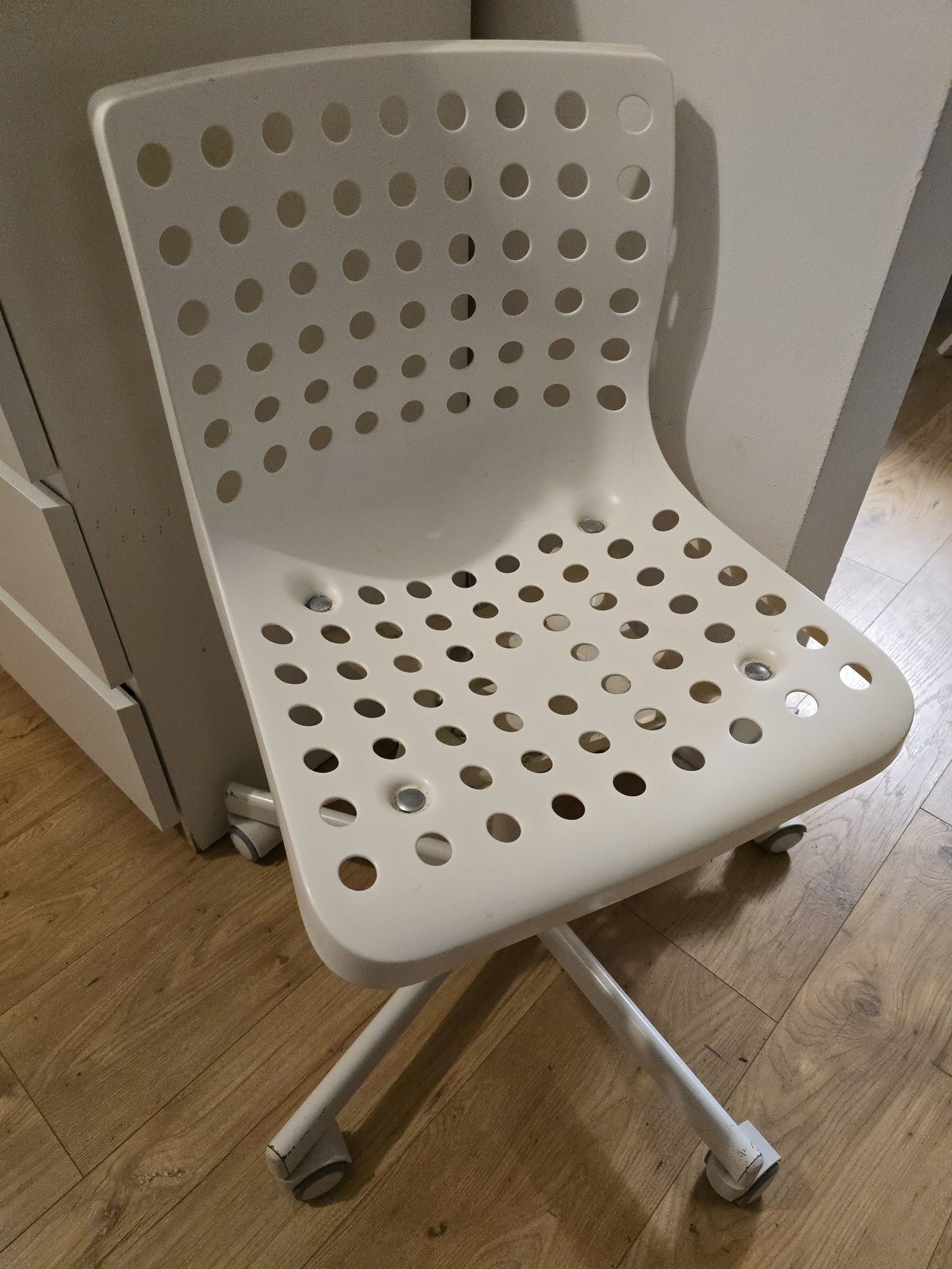 Krzesło białe IKEA obrotowe regulowane