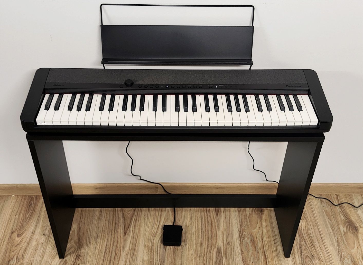 Біле міні піаніно фортепіано  Casio CT-S1   Yamaha NP-12