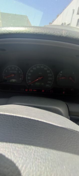 Volvo V40 (LER DESCRIÇÃO)