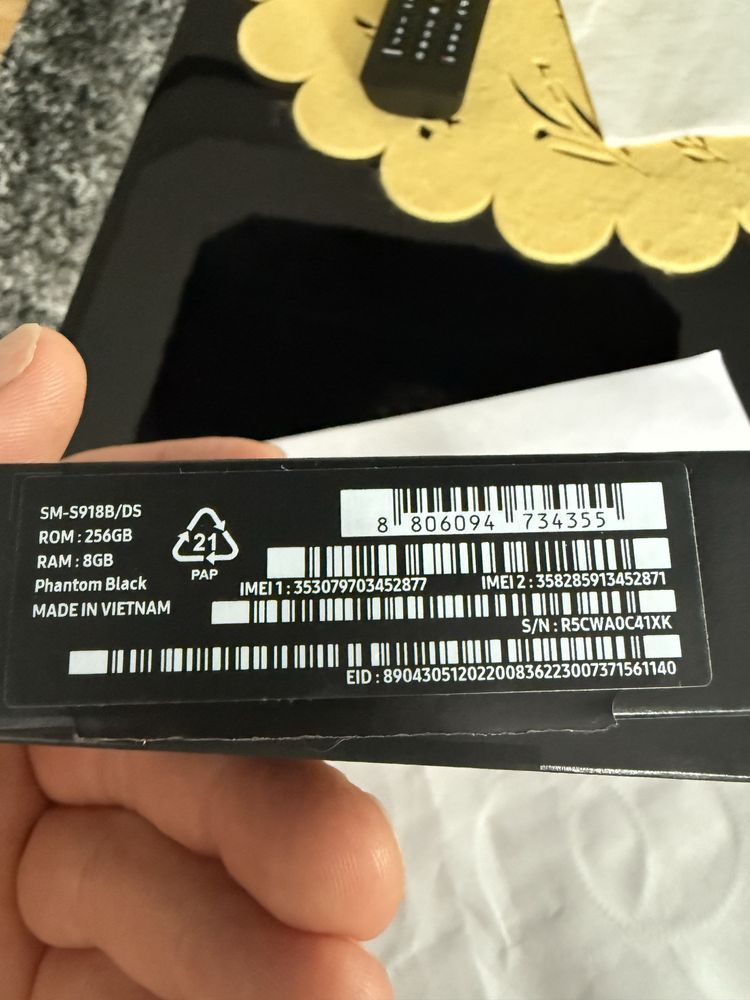 Samsung galaxy S23 ultra 256GB , nowy wyswietlacz , praktycznie nowy t