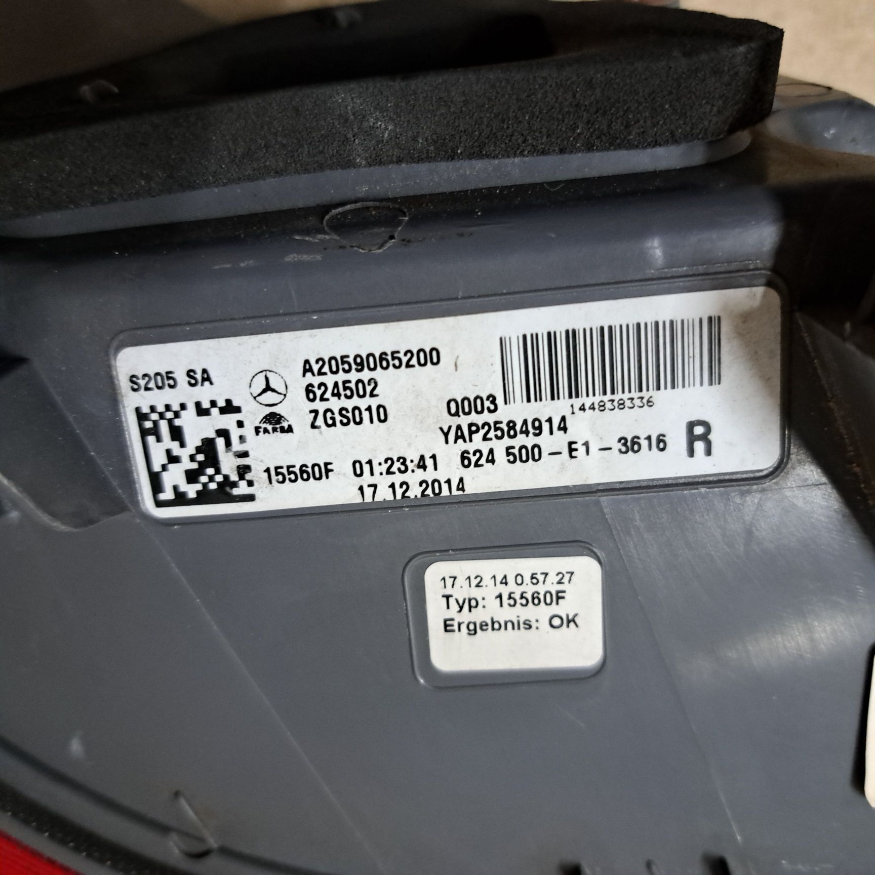 Lampa led prawy tył mercedes C klasa w205