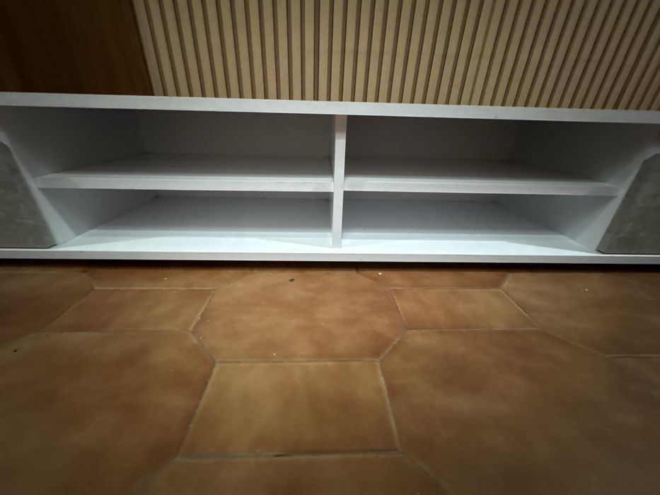 Raque para TV como novo