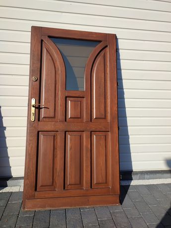 Drzwi drewniane kolor orzech