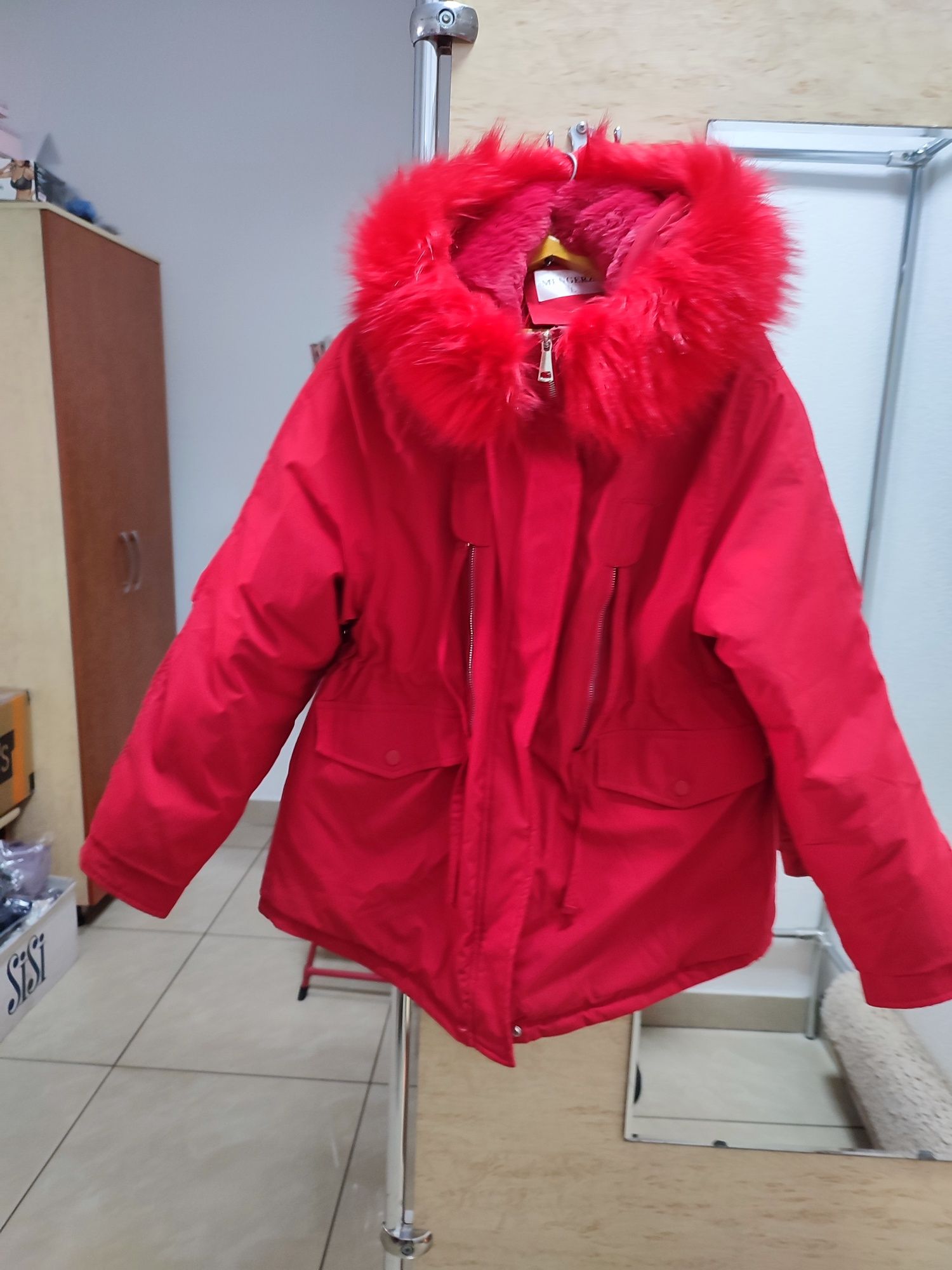 Продам  парку зимню