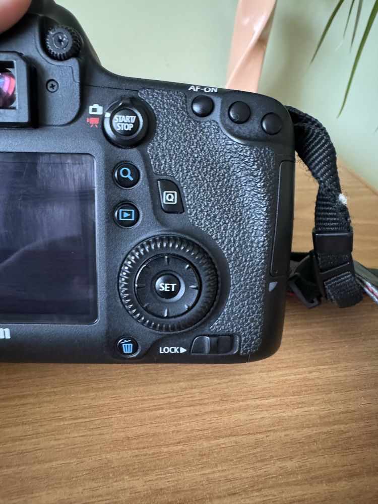 Продам фотоапарат Canon EOS 6 D