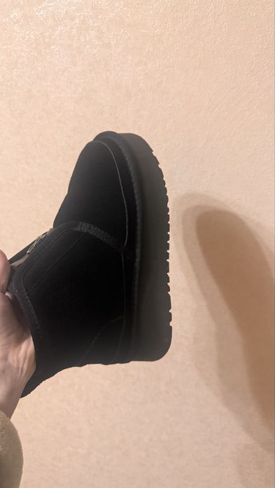 Уггі ,жіноче взутт 38 розмір ,24 см