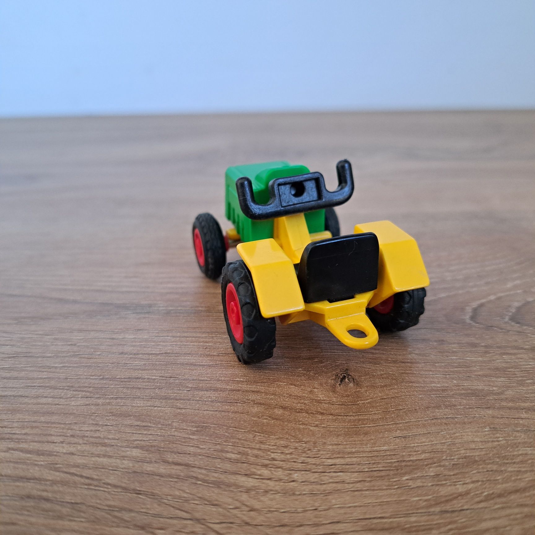 Figurka vintage traktor Playmobil 1984