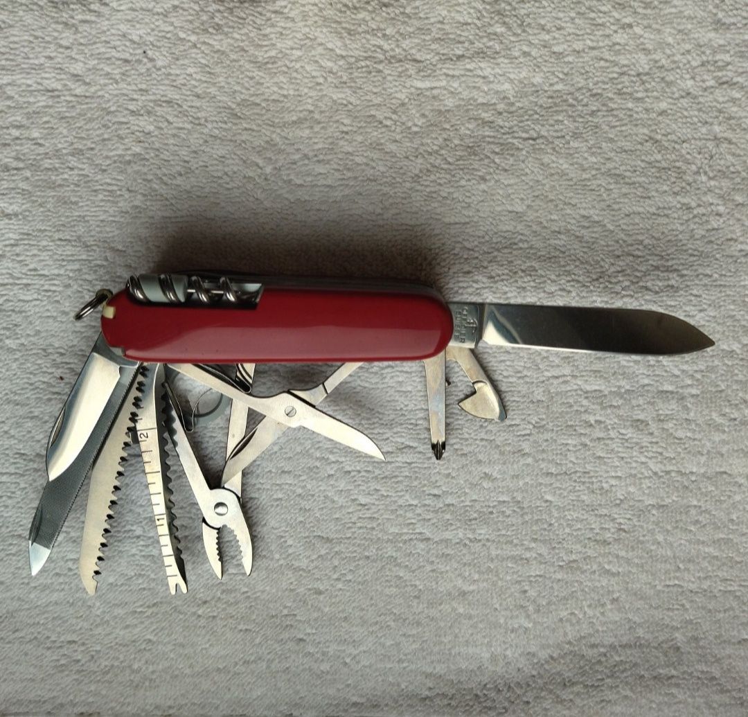 Victorinox Swiss Champ  с чехлом.