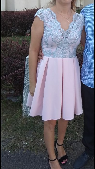 Sprzedam sukienkę rozmiar M/L