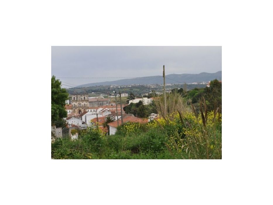 Terreno vista Mosteiro Alcobaça
