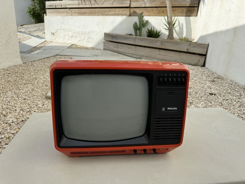 Televisao philips vintage laranja