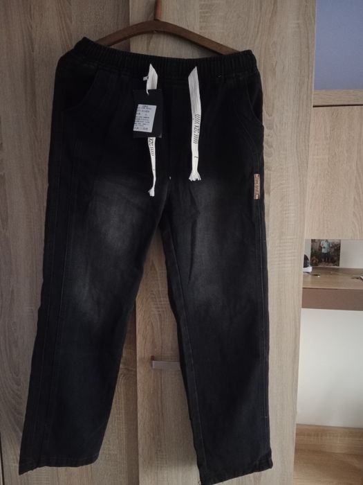 Spodnie młodzieżowe chłopięce.