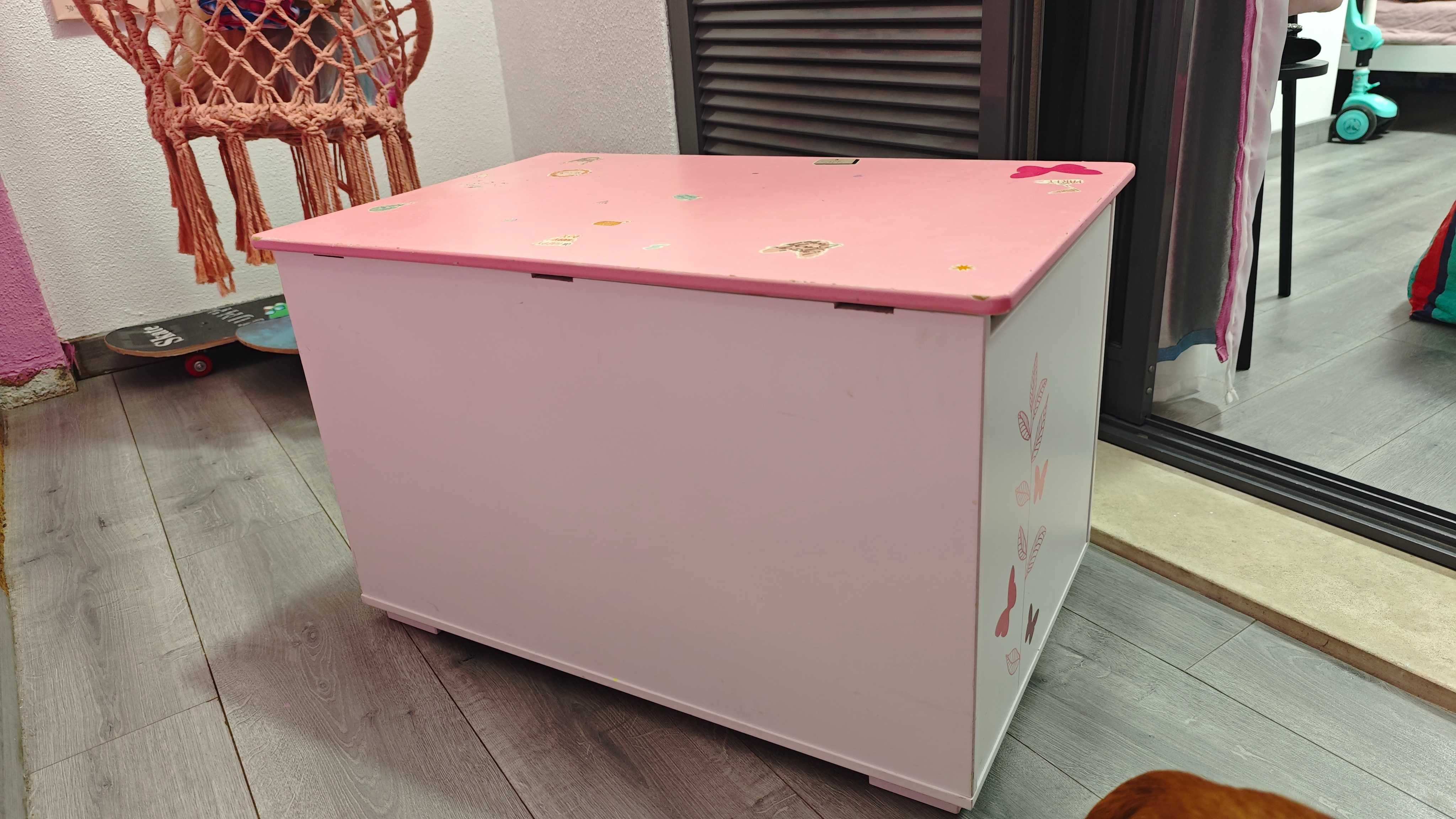Baú menina para arrumação de brinquedos