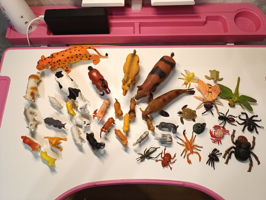 Набір фігурок тварин,комах та морських жителів
