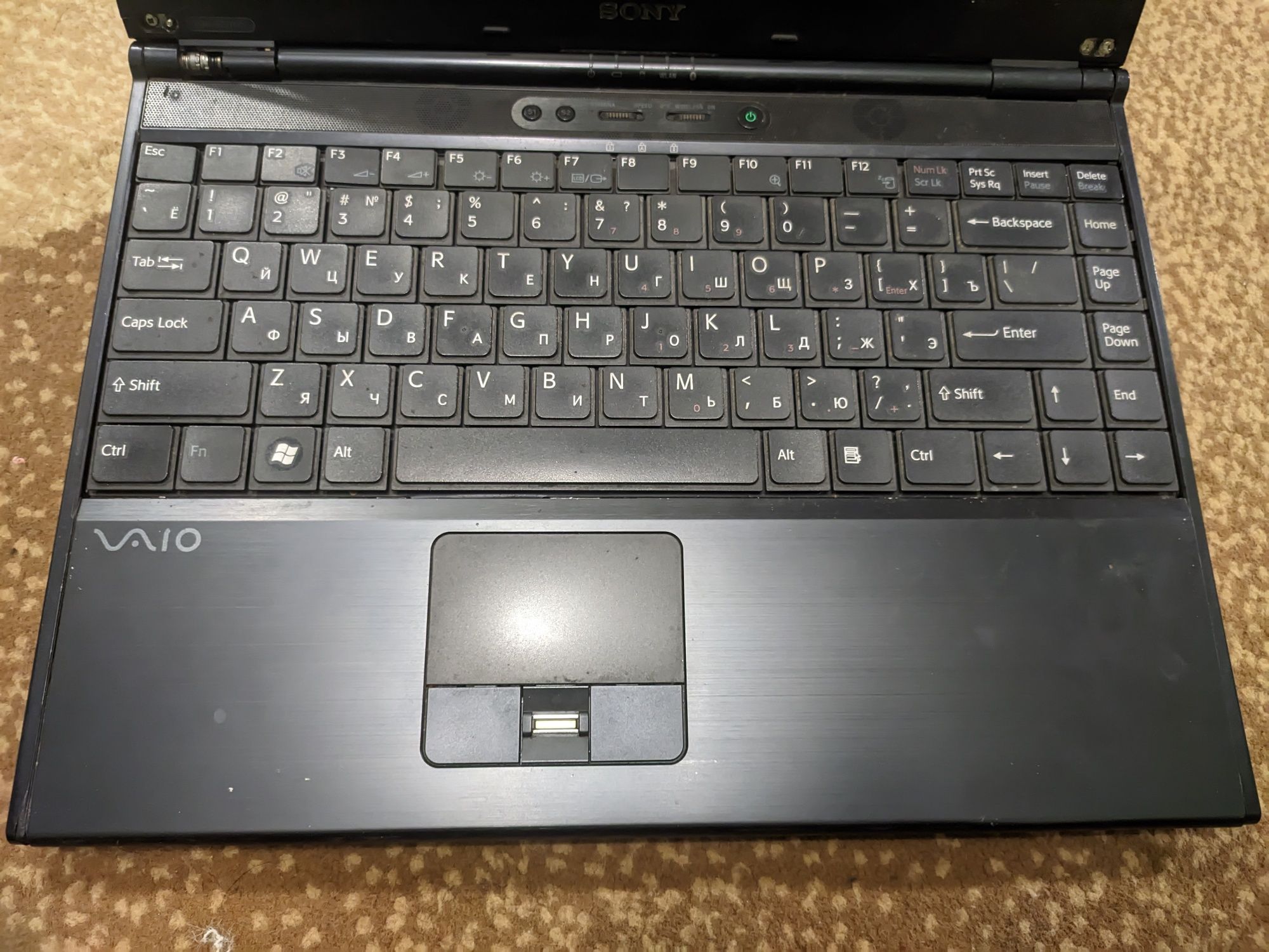 Ноутбук Sony Vaio PCG-6W4P та Doc-станція