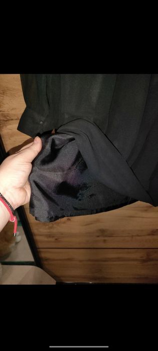 Śliczna sukienka mała czarna